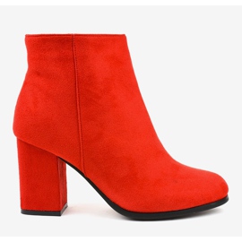 Botas isoladas vermelhas no poste G-7656 vermelho 1