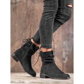 Flyfor Botas de camurça com salto plano preto 2
