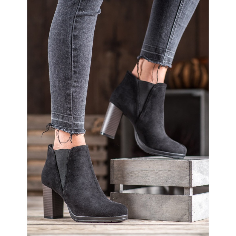 SHELOVET Botas deslizantes em um poste preto 2