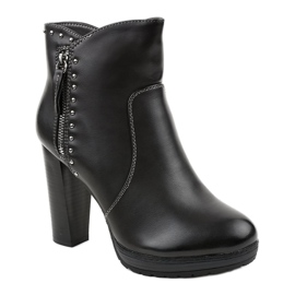 Botas cinza isoladas no posto 88057 1