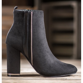 Erynn Botas de camurça com cinto decorativo preto 2