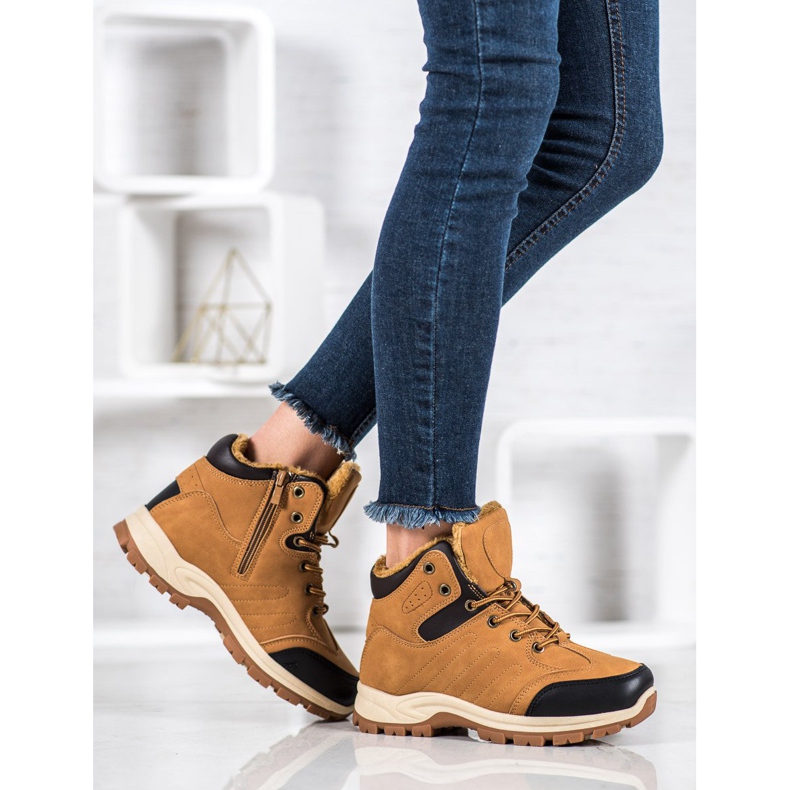 SHELOVET Caçadores esportivos isolados castanho 1