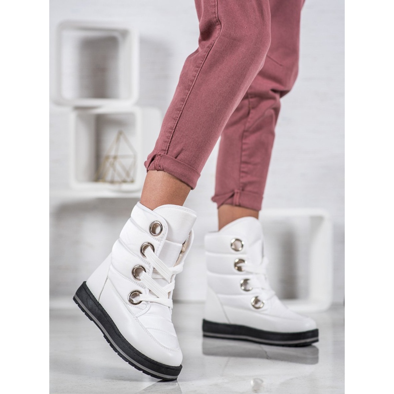 Muto Botas de neve na plataforma branco 2 Muto Botas de neve na plataforma branco 2