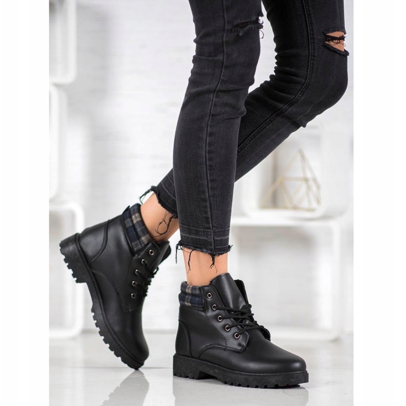 SHELOVET Caçadores confortáveis ​​na plataforma preto 2