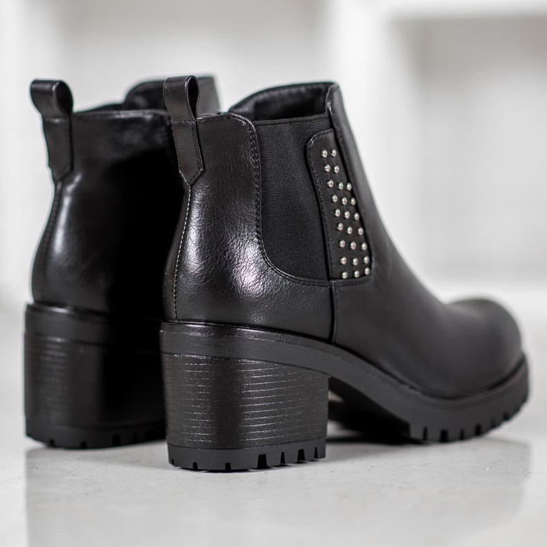 J. Star Botas quentes no poste preto 1