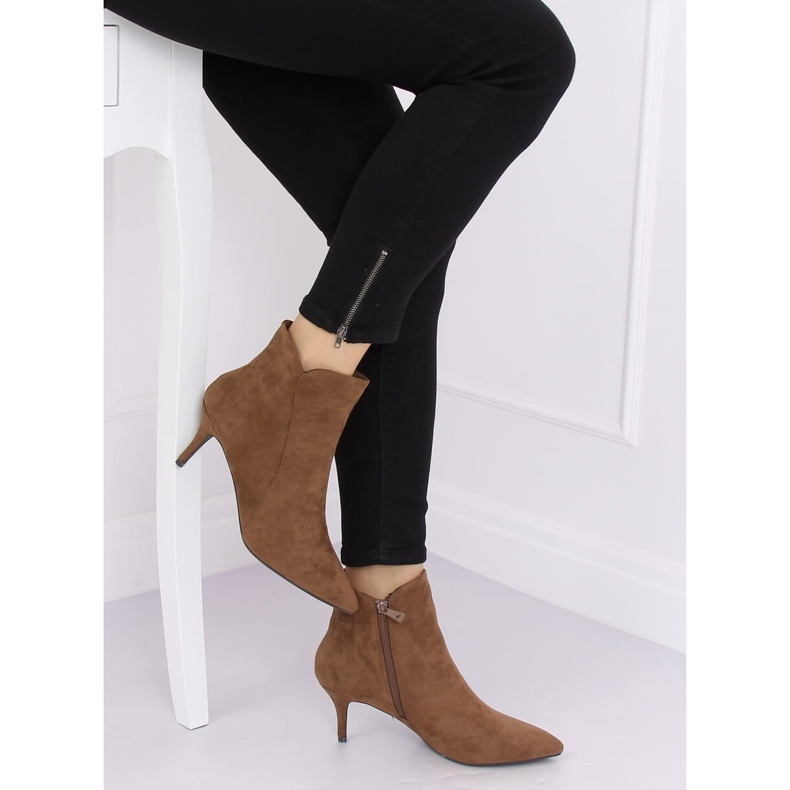Botas marrons de salto baixo K1906806 Taupe marrom 1