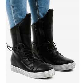 Tênis preto, botas isoladas HX5187-3 1