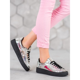 Corina Sapatos prateados na plataforma cinza 1