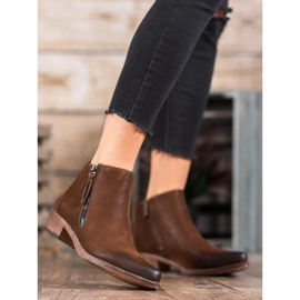 Kylie Cowgirls no controle deslizante castanho 1