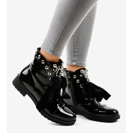 Botas isoladas lacadas a preto A3320EA 2