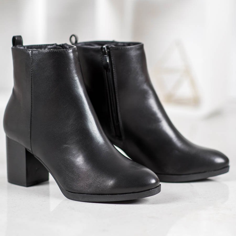 Weide Botas confortáveis em um poste preto 2 Weide Botas confortáveis em um poste preto 2
