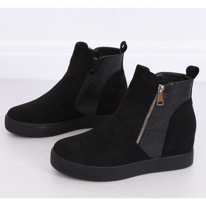 Botas pretas RQ235 pretas em uma cunha escondida preto 2