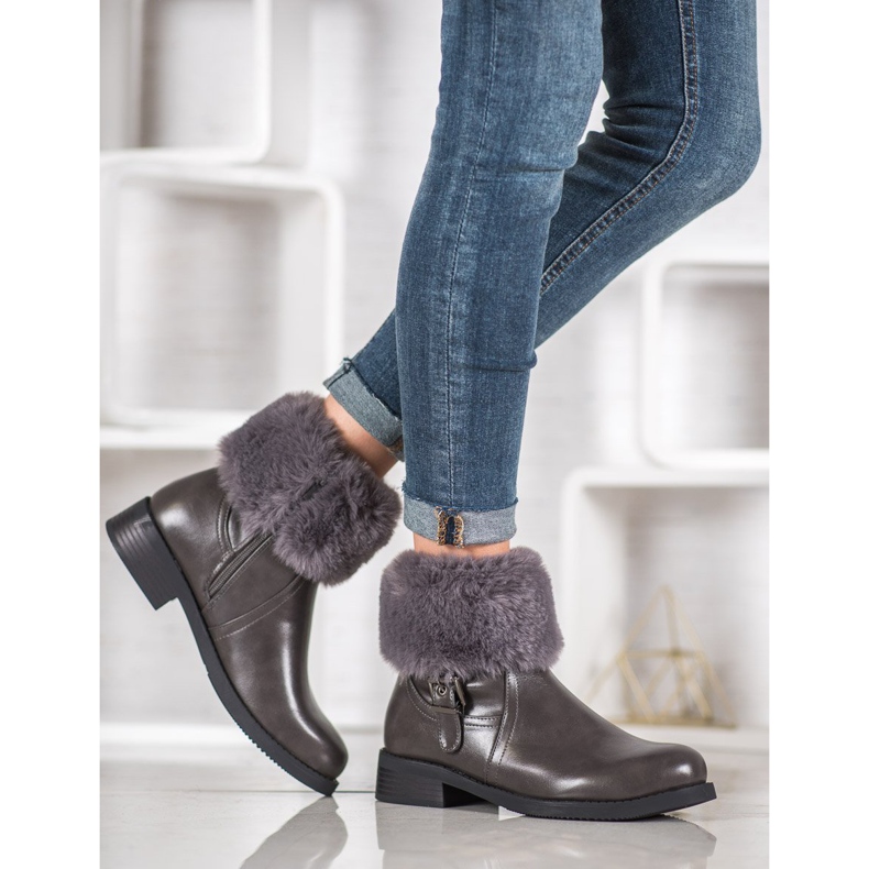 SHELOVET Trabalhadores com pele cinza 1