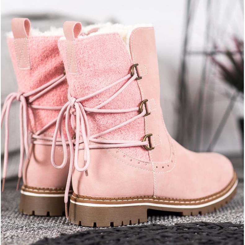 SDS Trabalhadores elegantes com encadernação rosa 1