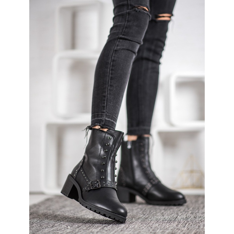 SHELOVET Botas pretas em um poste preto 1