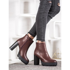 Small Swan Botas marrons na plataforma castanho 1 Small Swan Botas marrons na plataforma castanho 1