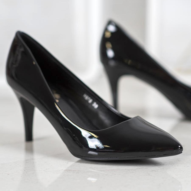 Small Swan Alfinetes envernizados em Spitz preto 1