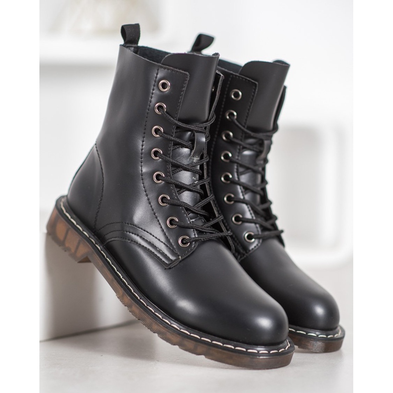 Kylie Trappers elegantes com couro ecológico preto 2 Kylie Trappers elegantes com couro ecológico preto 2