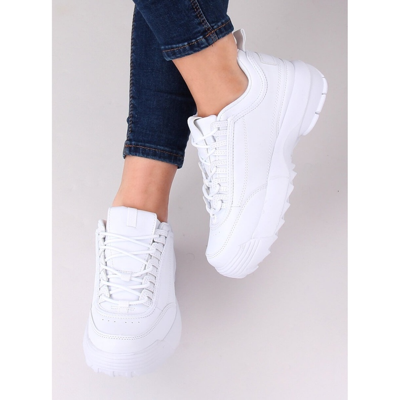 Sapatos esportivos brancos DSC81-2 brancos 1