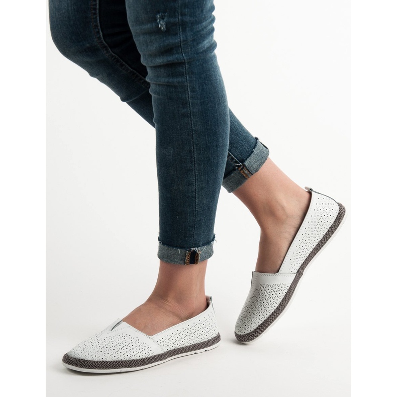 Goodin Bailarinas a céu aberto branco 2