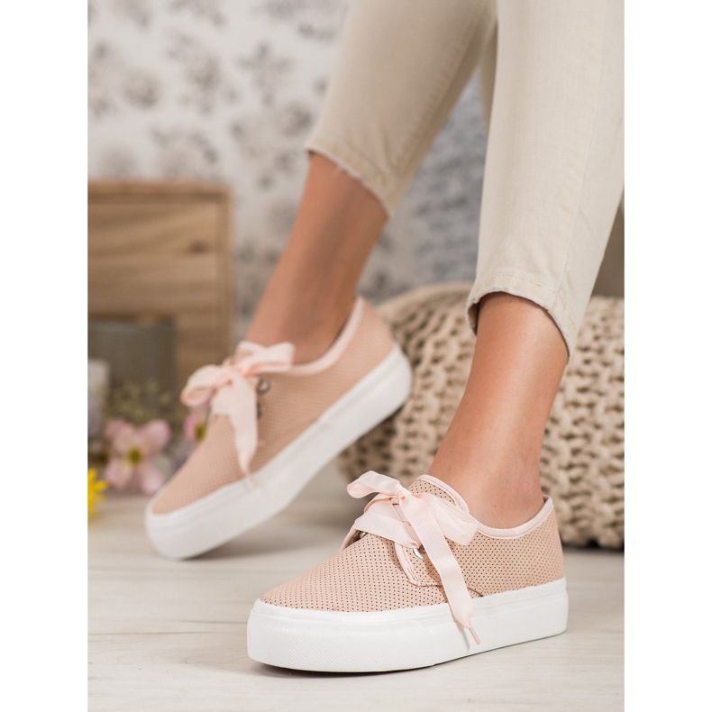 Kylie Tênis amarrados com uma fita marrom 2