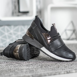 Muto Calçados esportivos na plataforma preto 2