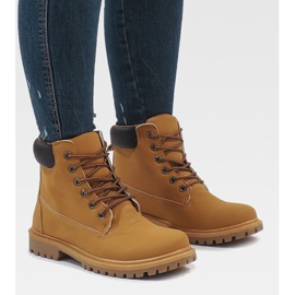 B788 Caçadores de madeira amarelos 1