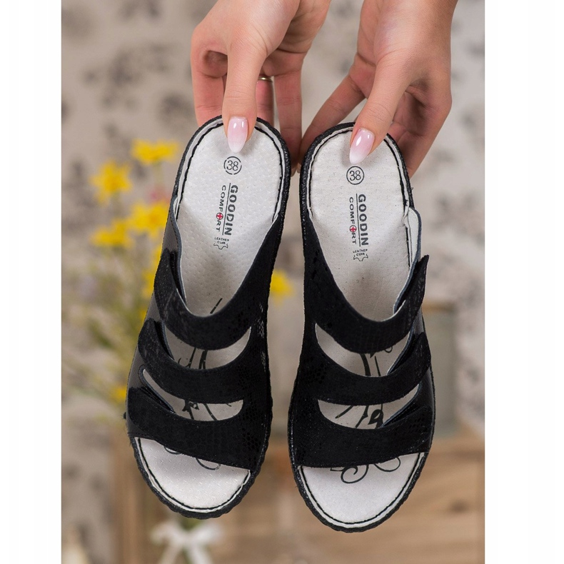 Goodin Chinelos de couro preto 1