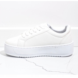 Tênis branco na plataforma 798 1