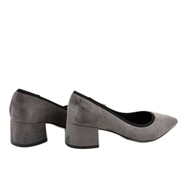 Bombas de camurça cinza no pilar L436 amarelo 1