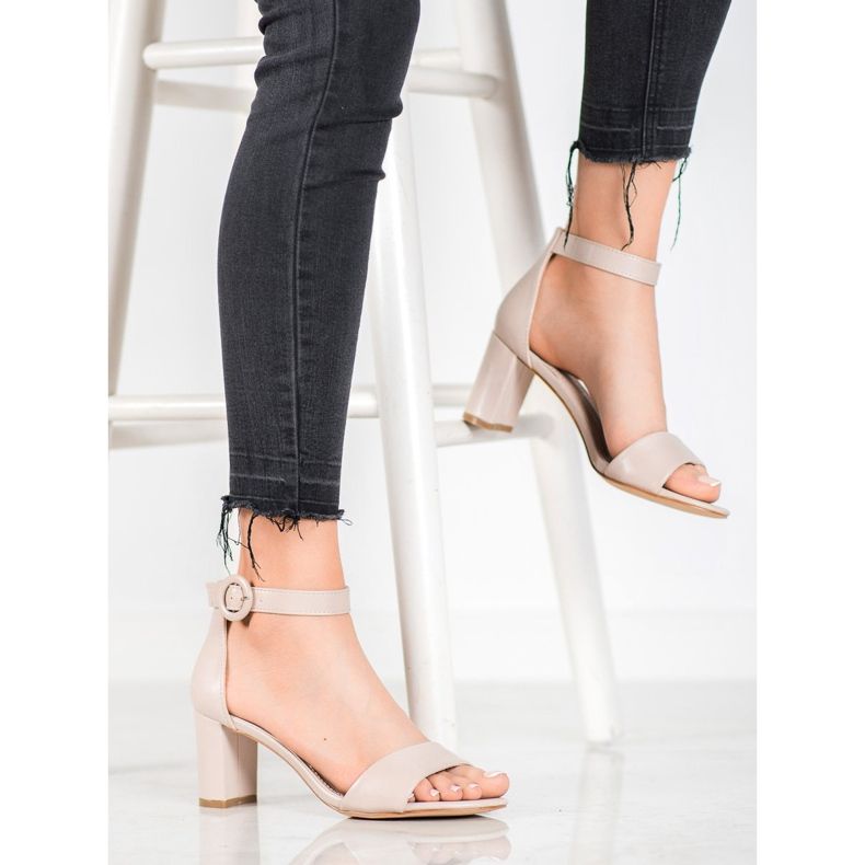 Evento Sandálias clássicas de salto alto bege 2