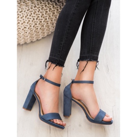 Goodin Sandálias de camurça em um bar azul 1 Goodin Sandálias de camurça em um bar azul 1