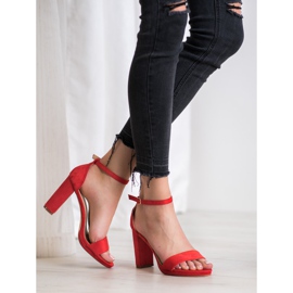 Goodin Sandálias de camurça em um bar vermelho 1