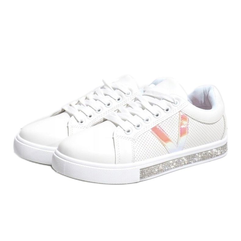 Tênis branco decorado com diamantes X703 1