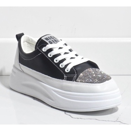 Tênis preto decorado com G140-1 1