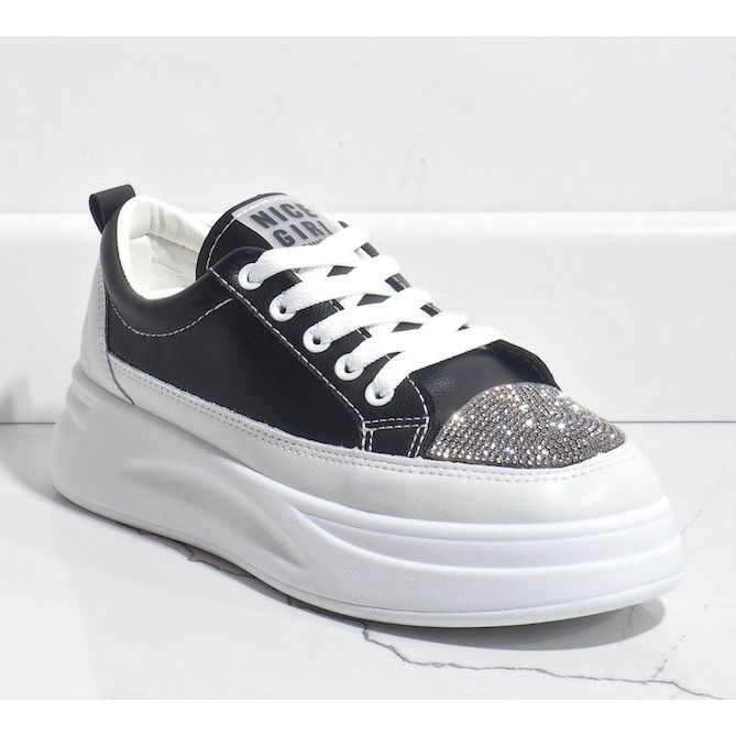 Tênis preto decorado com G140-1 1