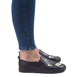 Tênis preto com estampas G82-3 1 Tênis preto com estampas G82-3 1