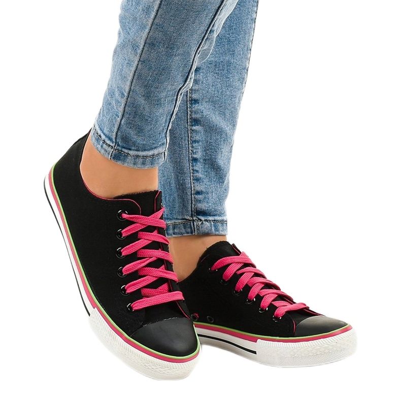 Tênis preto clássico baixo W03 verde 2