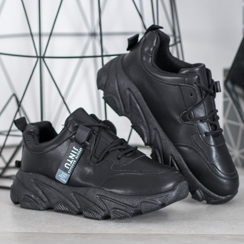 Bella Paris Tênis preto com cordões 2