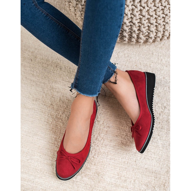 Goodin Bailarina com Arco vermelho 2