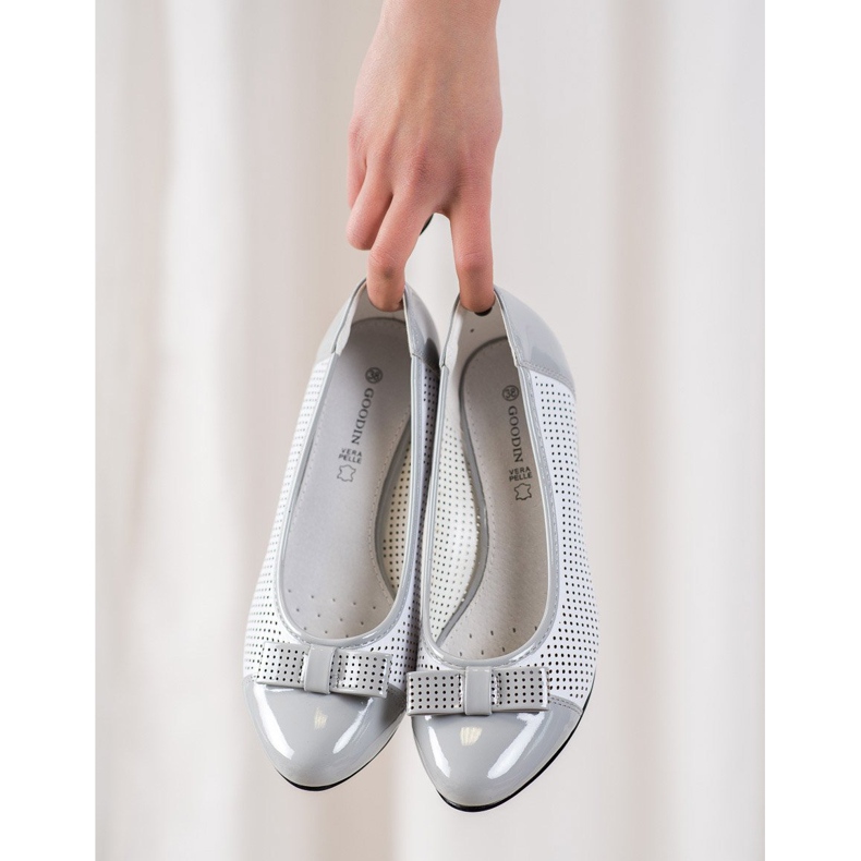 Goodin Bombas a céu aberto com arco branco cinza 1 Goodin Bombas a céu aberto com arco branco cinza 1