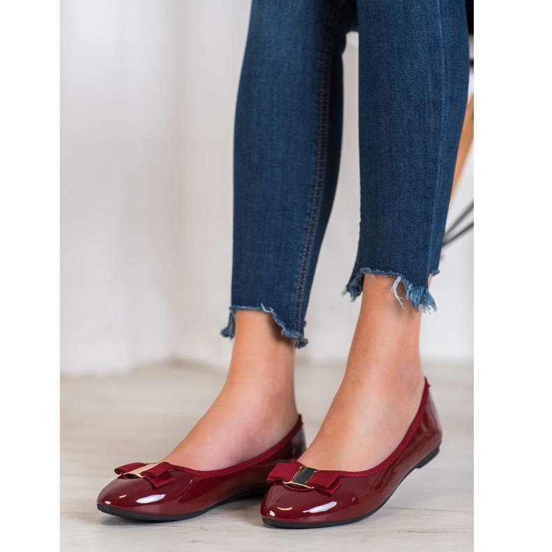 Fama Bailarina lacada com arco vermelho 1