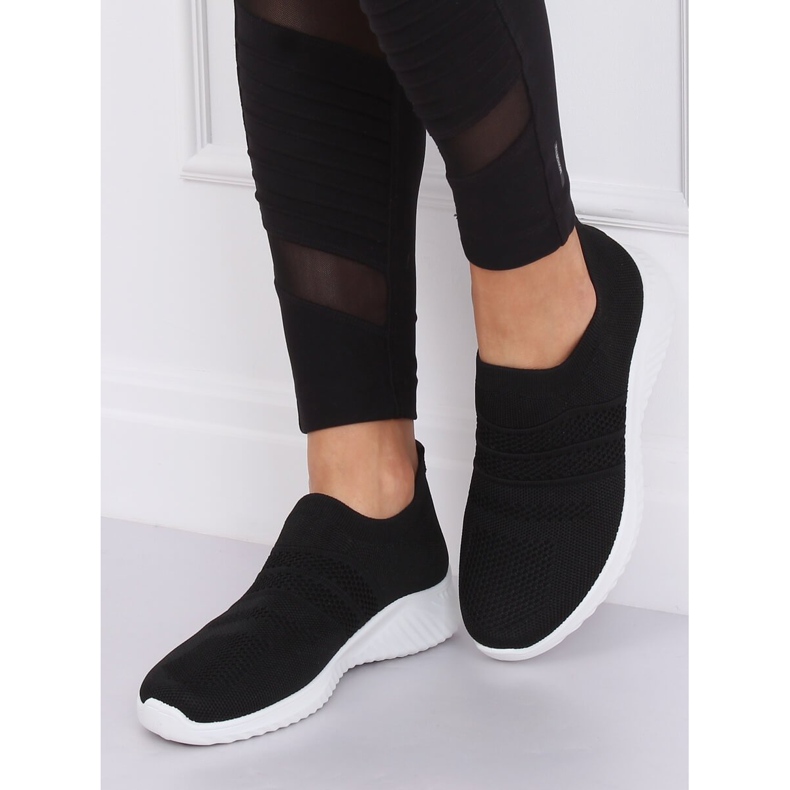 Sapatos esportivos pretos NB331P 1