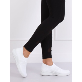 Sapatos esportivos brancos NB331P 1