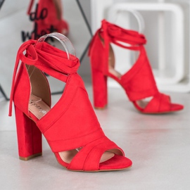 Seastar Sandálias amarradas em um poste vermelho 1