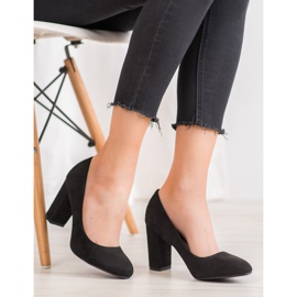 SHELOVET Bombas clássicas em um pilar preto 1