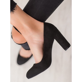 SHELOVET Bombas clássicas em um pilar preto 2