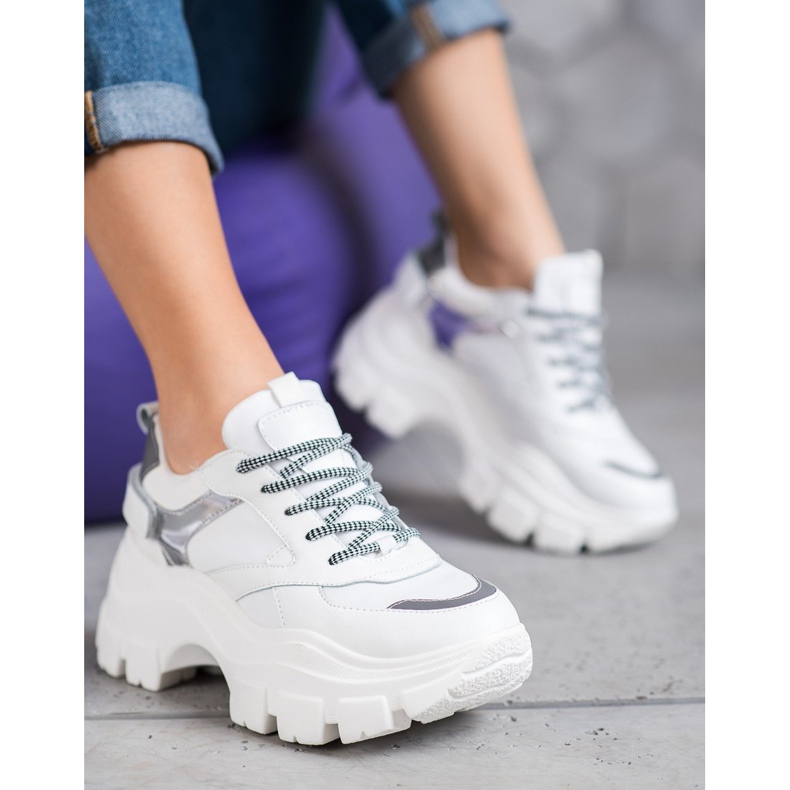 Weide Tênis brancos na plataforma 2