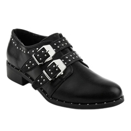 Sapatos pretos com tachas no bloco NC168 1