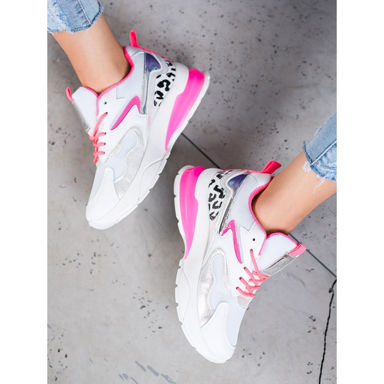 Ideal Shoes Tênis com inserções rosa branco multicolorido 1 Ideal Shoes Tênis com inserções rosa branco multicolorido 1